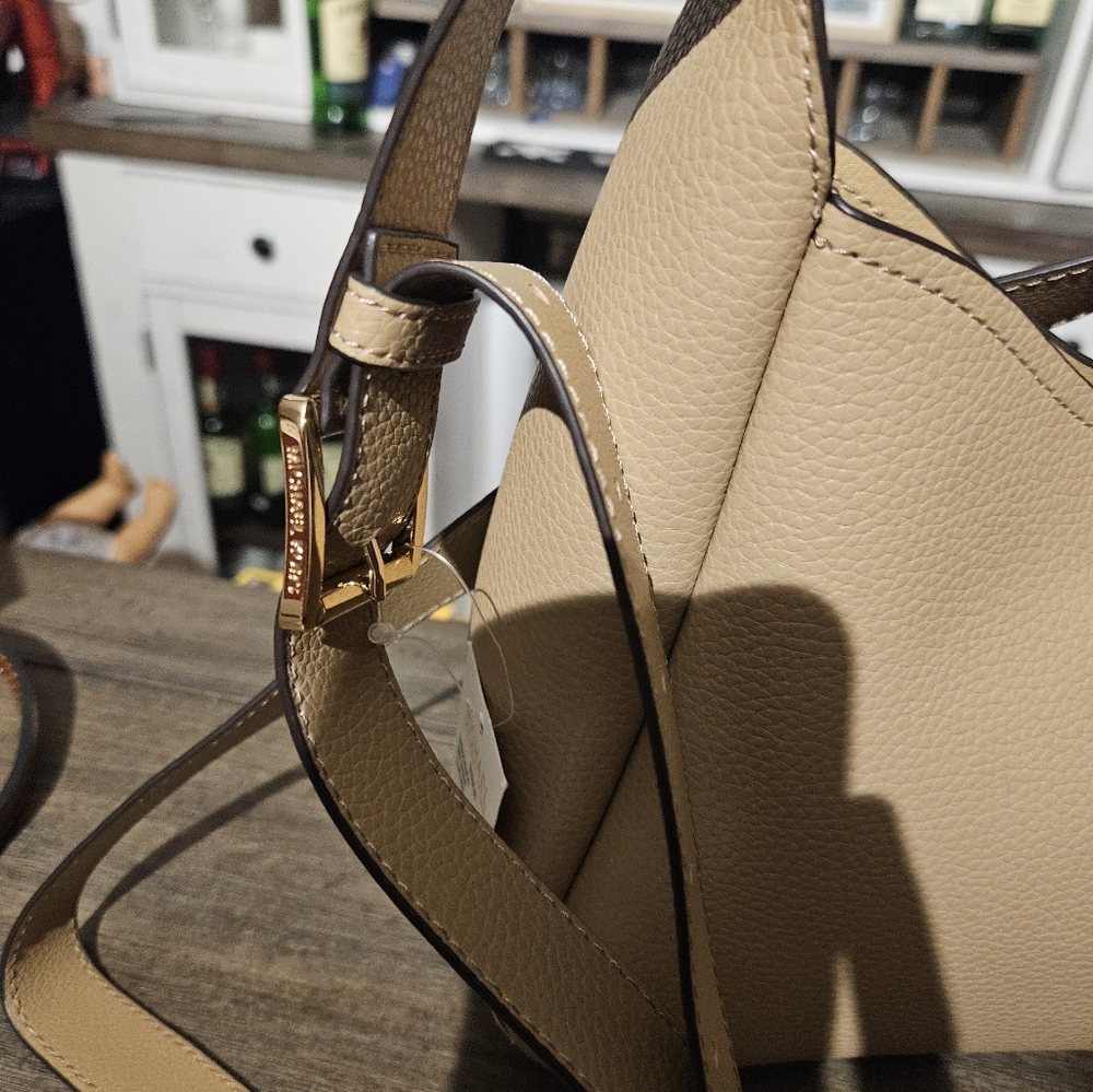 Michael Michael Kors Birch Medium Messenger Bag NWT - Picture 2 of 6